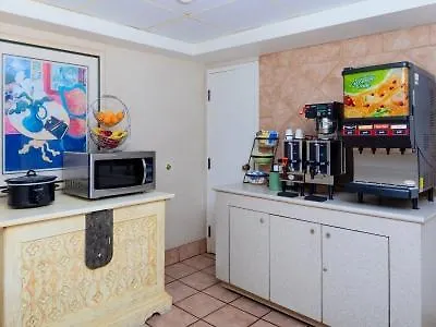 Lodge Super 8 By Wyndham Savannah