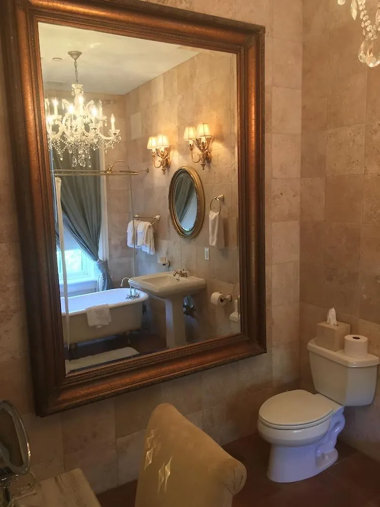 Justine Bed & Breakfast Savannah