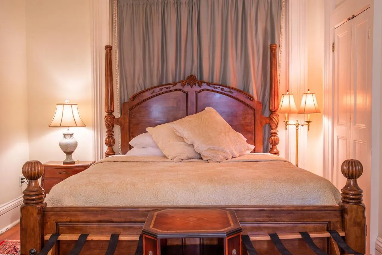 Bed & Breakfast Justine Savannah