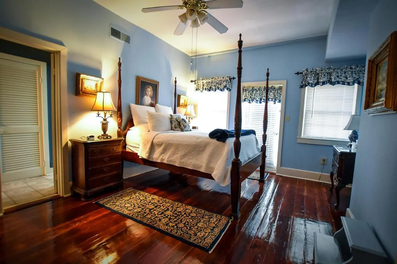 Savannah Bed & Breakfast Inn Отель типа 