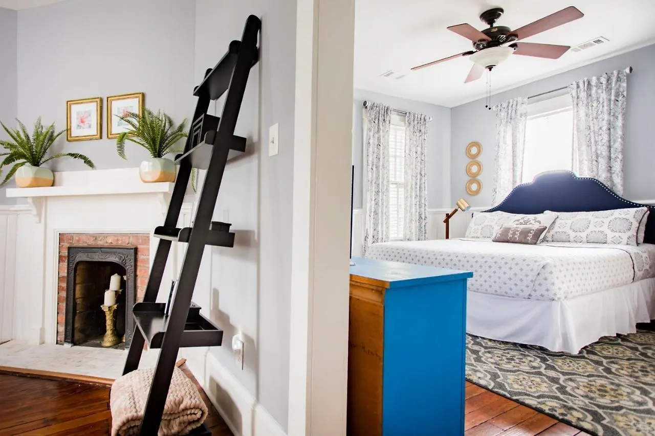 Hostess Nest - Historic Savannah