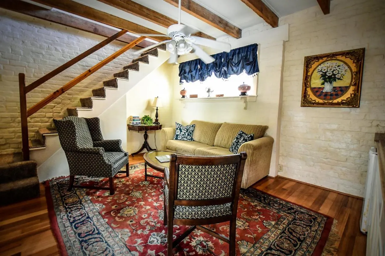 Savannah Bed & Breakfast Inn Отель типа 