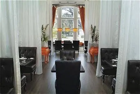 Mansion On Forsyth Park 4*