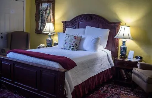 Savannah Bed & Breakfast Inn Отель типа 