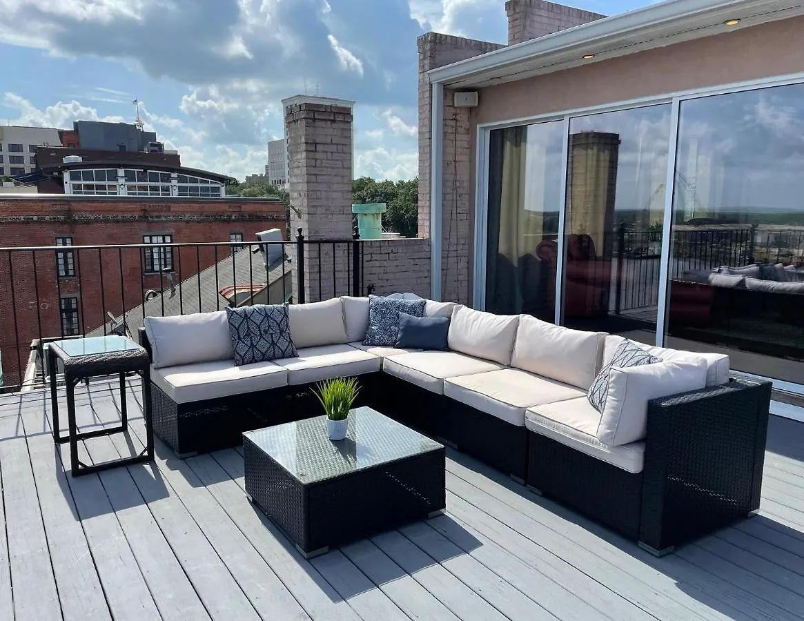 Riverview Penthouse بيت للعطل