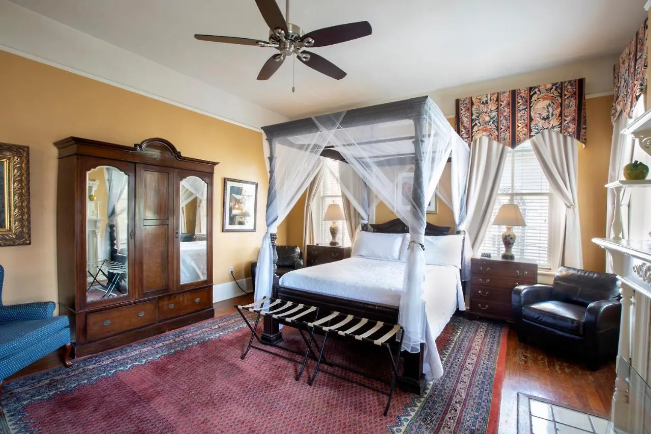 Foley House Bed & Breakfast 4*