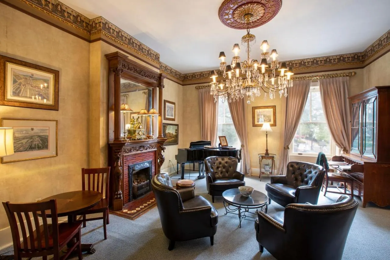 Foley House Bed & Breakfast 4*