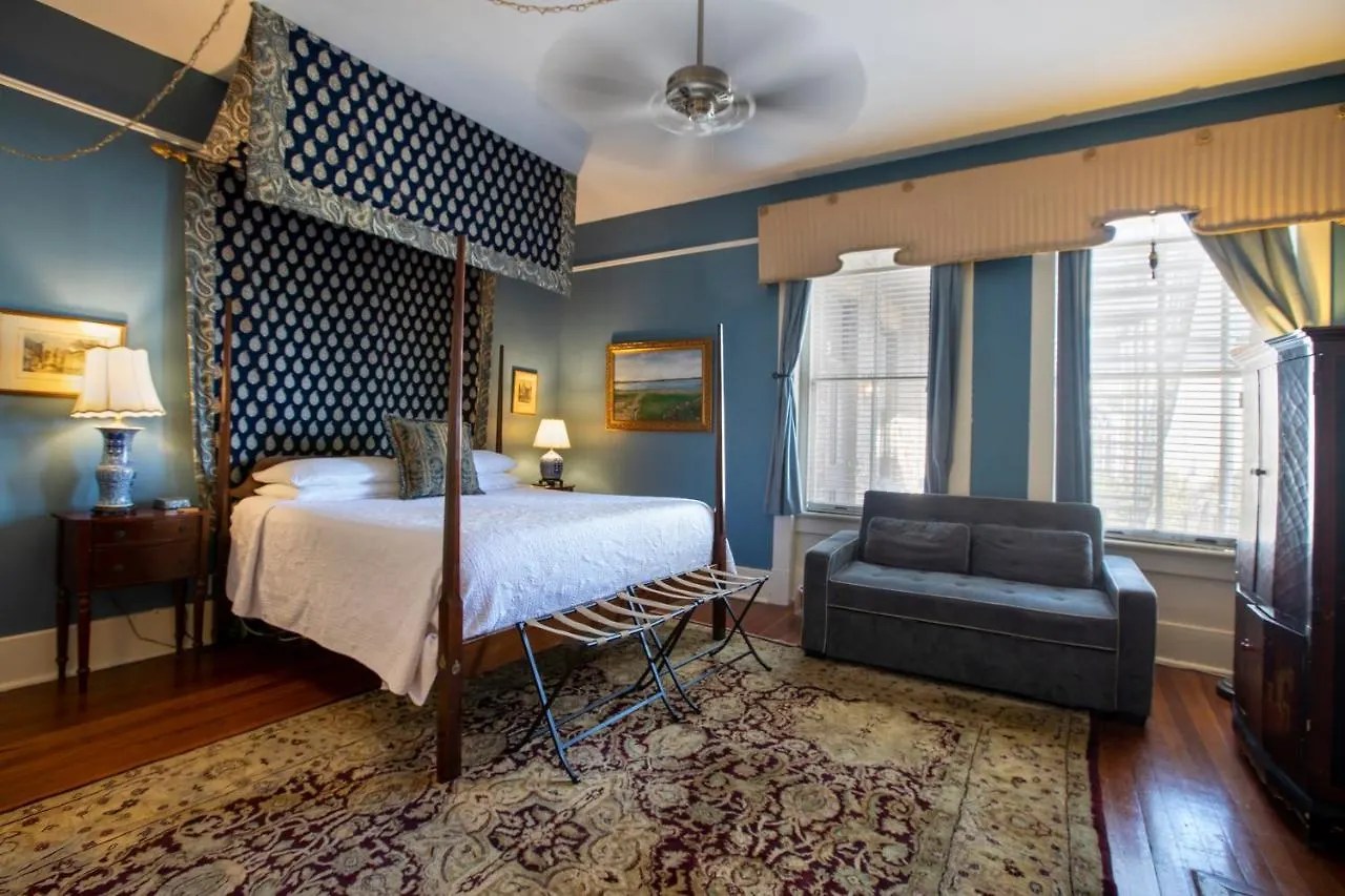 Bed & Breakfast Foley House Savannah
