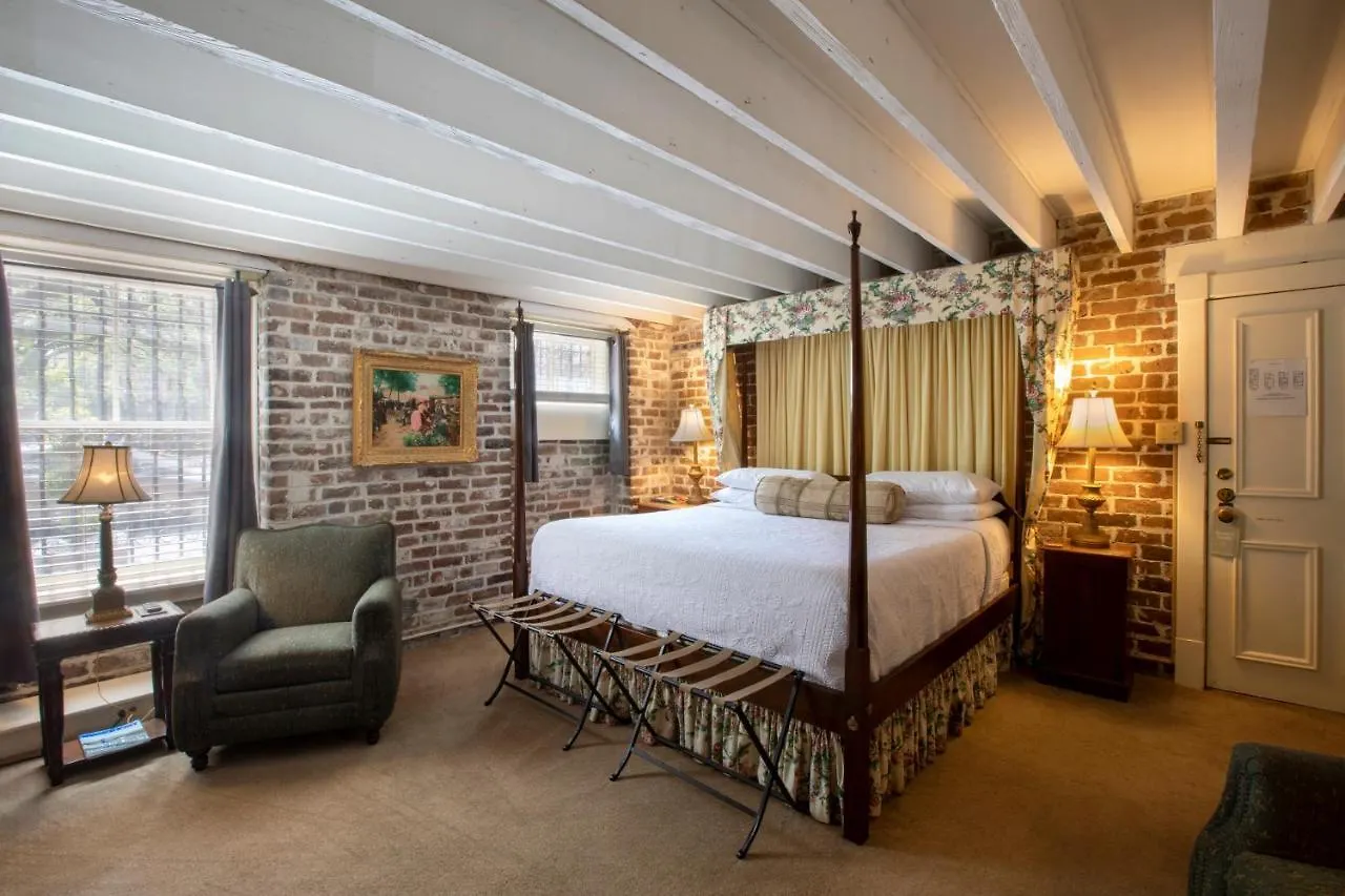 Bed & Breakfast Foley House Savannah