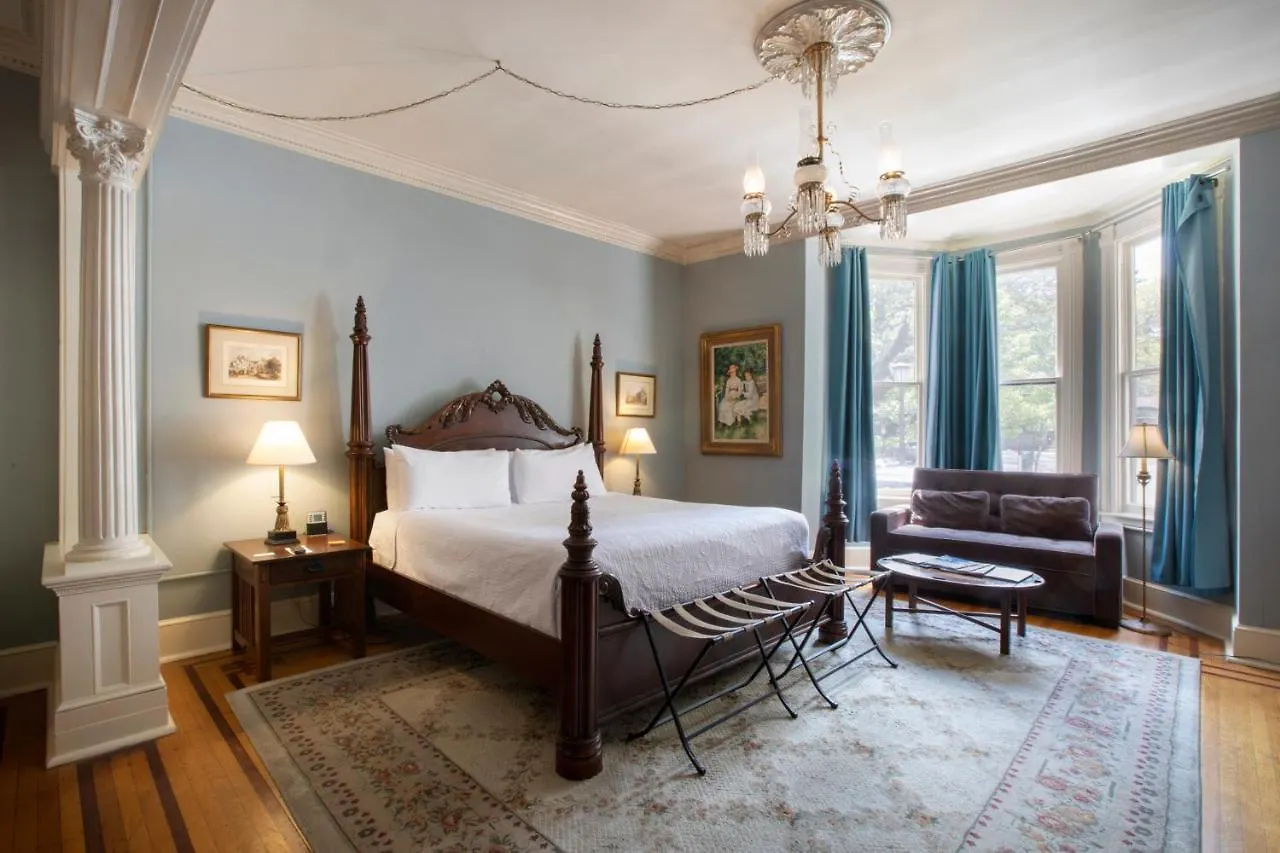 Foley House 4*