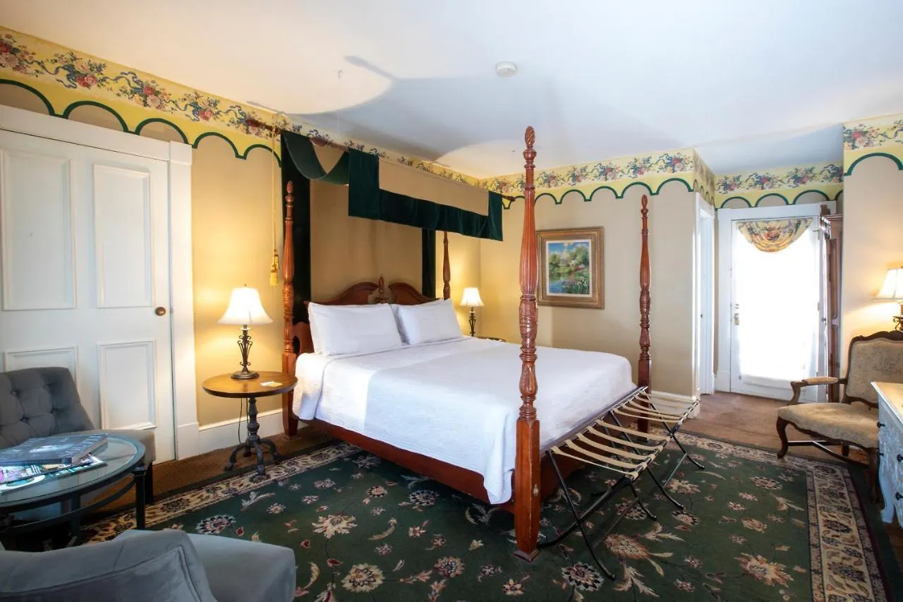 Bed & Breakfast Foley House 4*