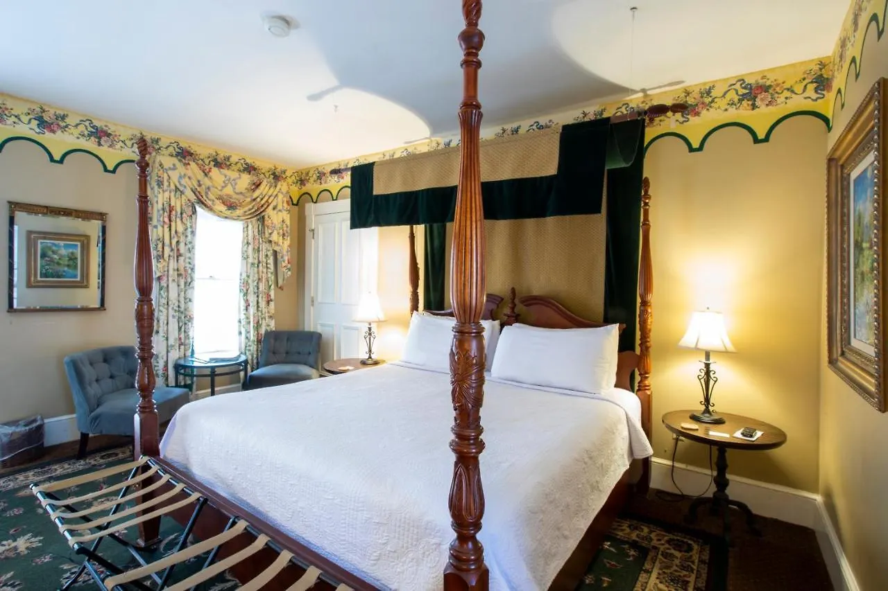 Bed & Breakfast Foley House 4*
