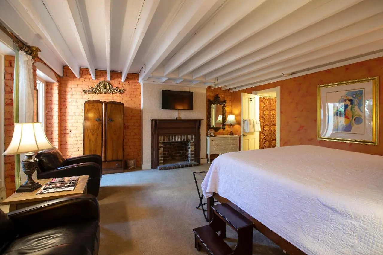 Bed & Breakfast Foley House 4*