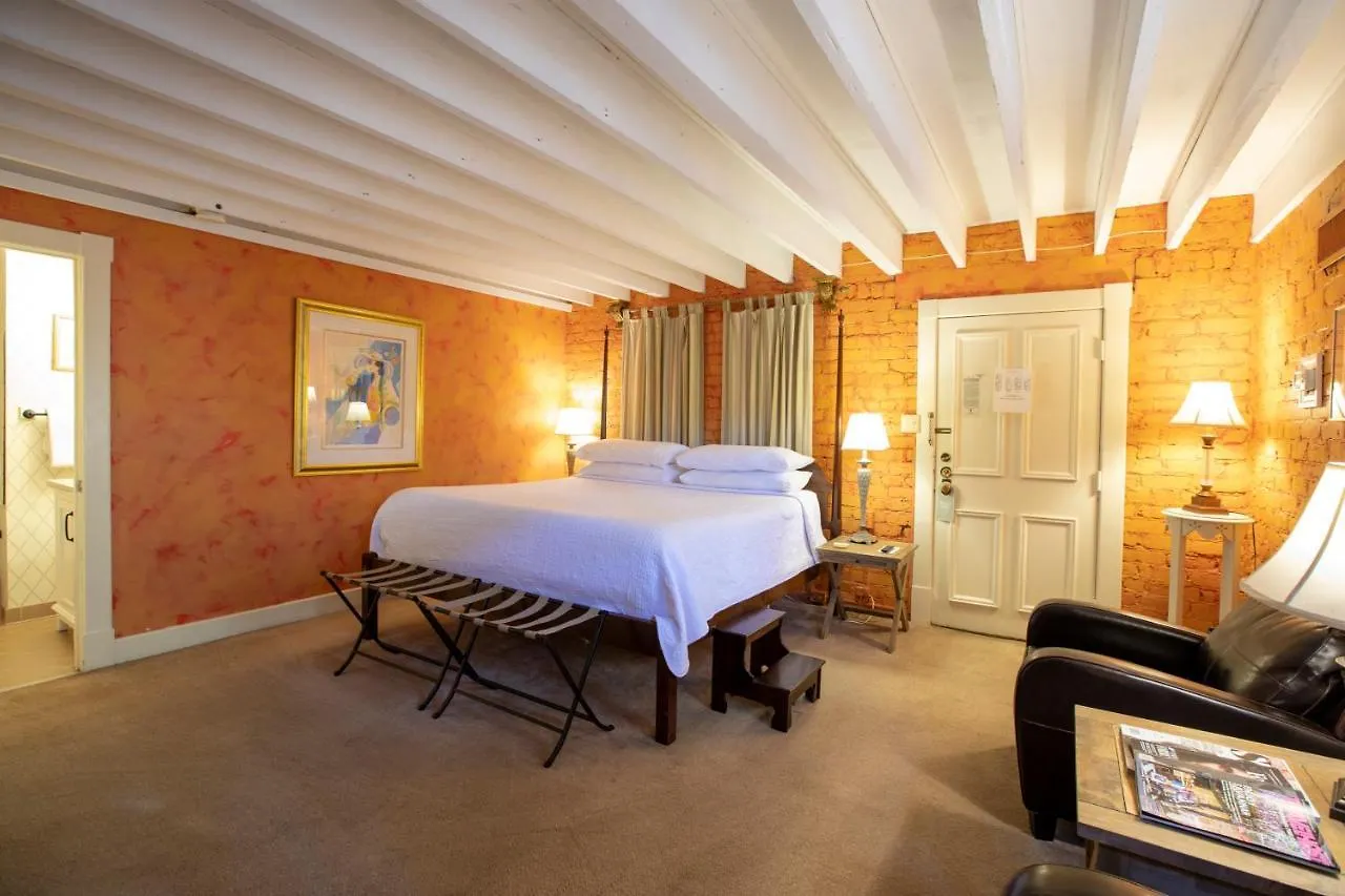Bed & Breakfast Foley House 4*