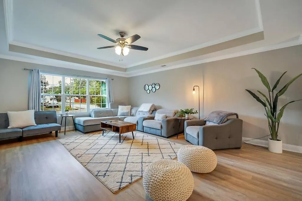 Beautiful New Construction Only 4 Min To Downtown! Feriehus *