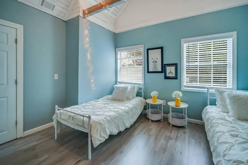 New Cheerful Renovated - 5 Min To Downtown! בית נופש