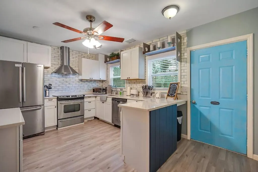 בית נופש New Cheerful Renovated - 5 Min To Downtown! *