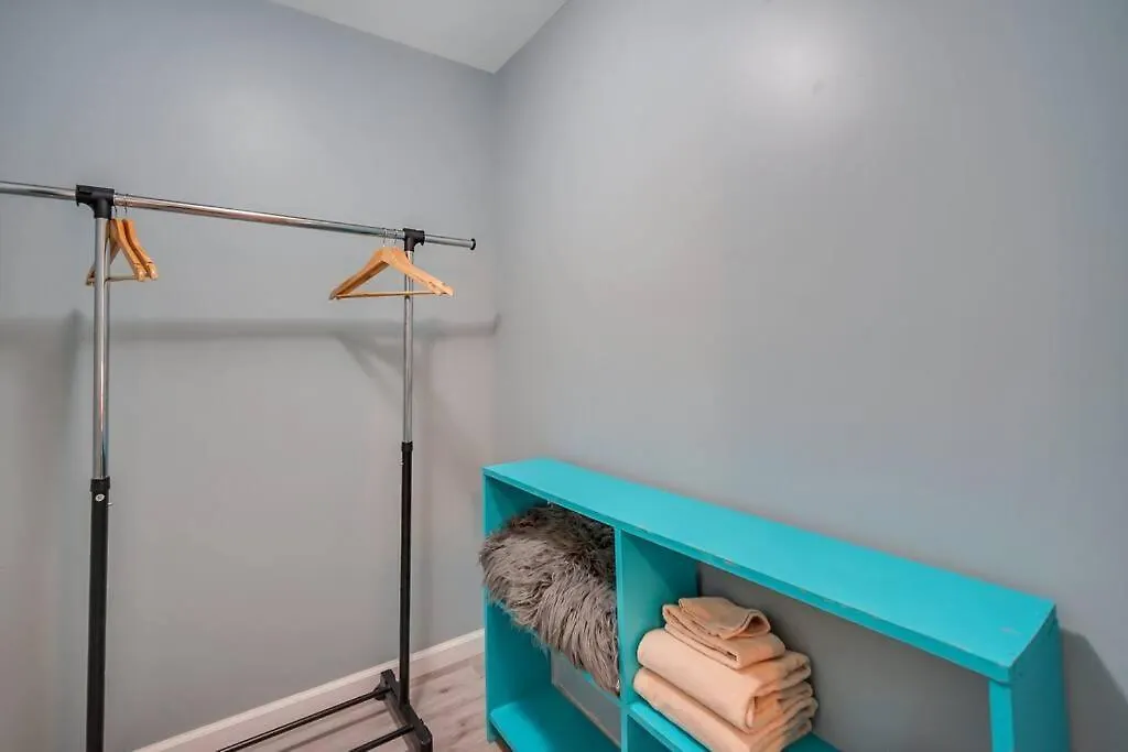 New Cheerful Renovated - 5 Min To Downtown! בית נופש *