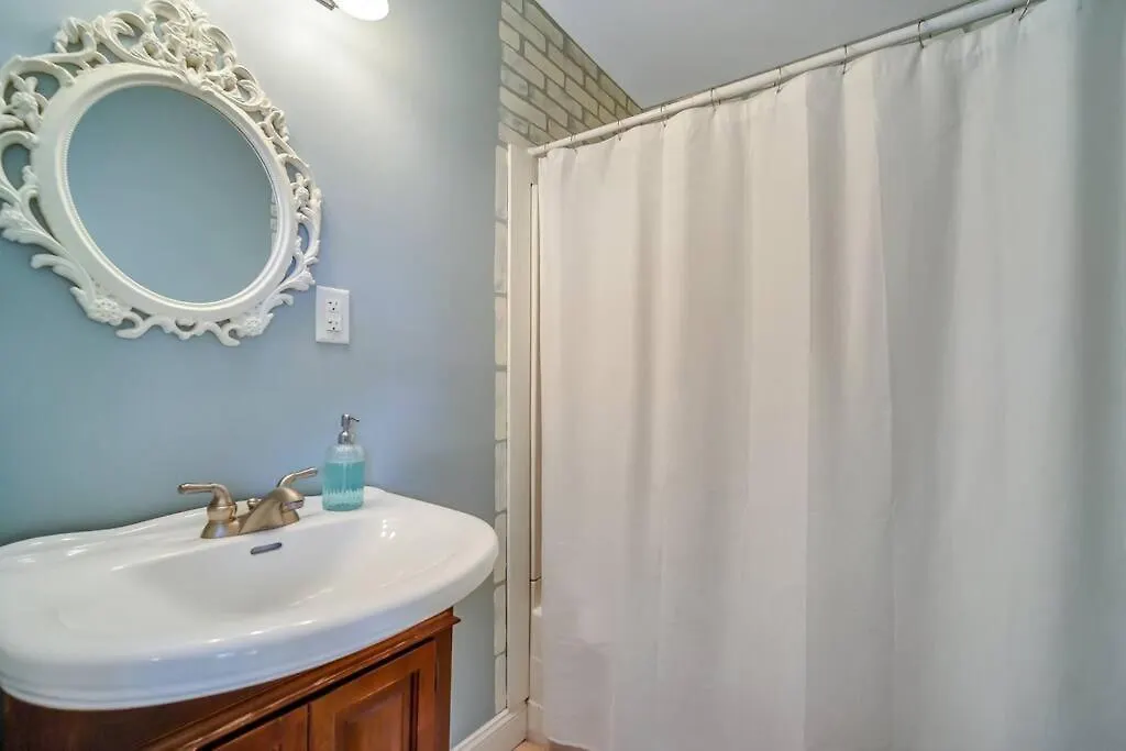 בית נופש New Cheerful Renovated - 5 Min To Downtown!