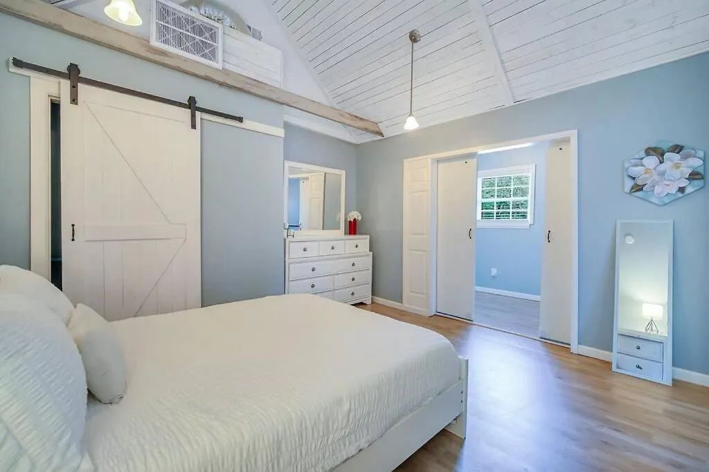 New Cheerful Renovated - 5 Min To Downtown! *