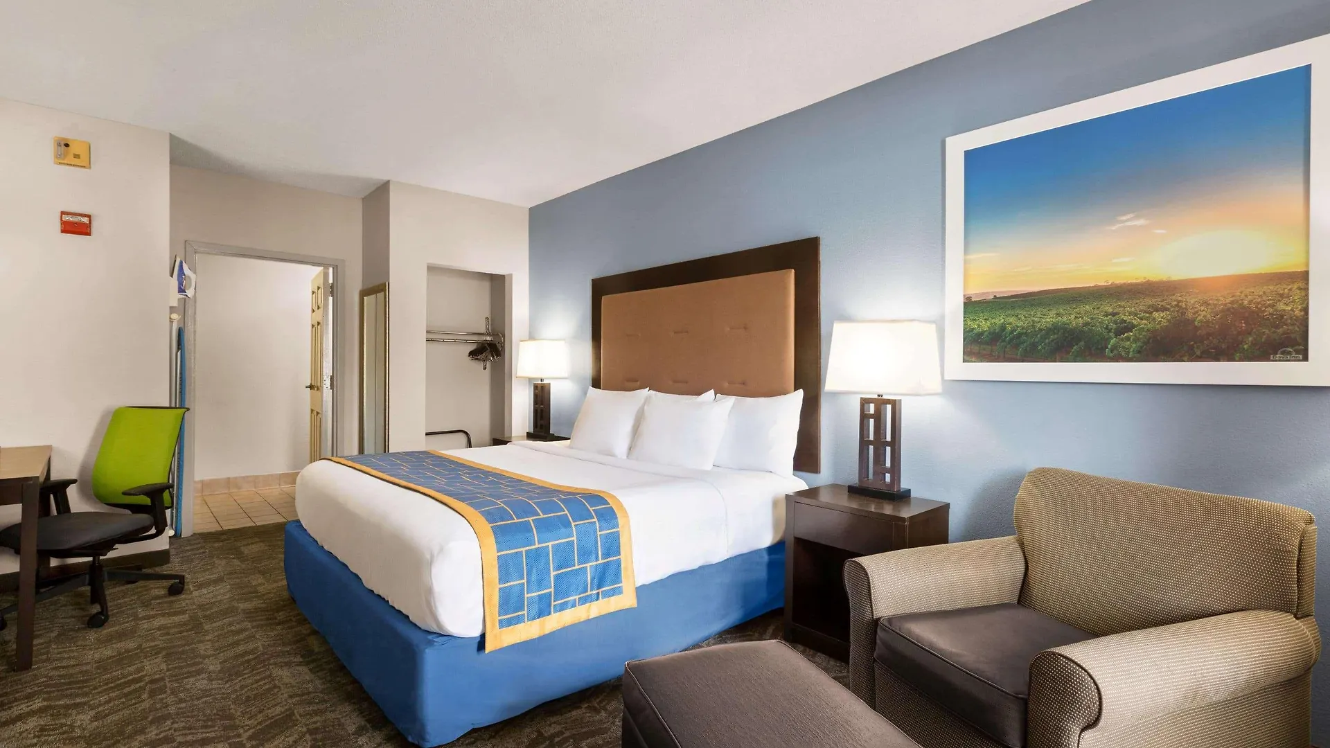 Days & By Wyndham Midtown Motel