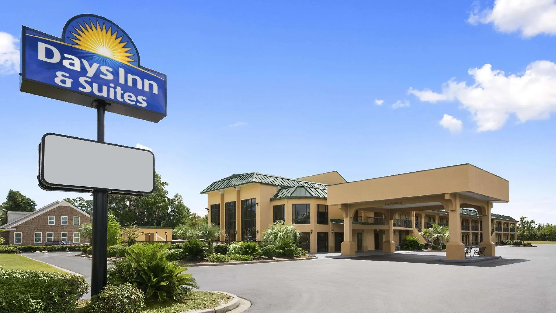 Days & By Wyndham Midtown Motel Savannah