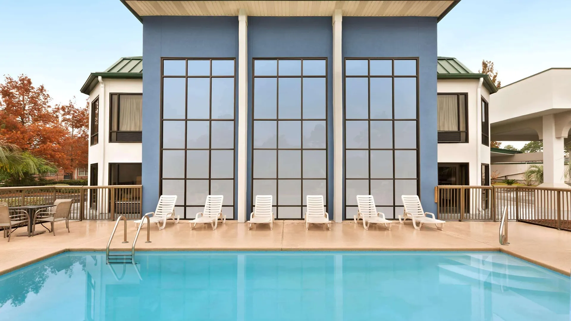 Days & By Wyndham Midtown 2*