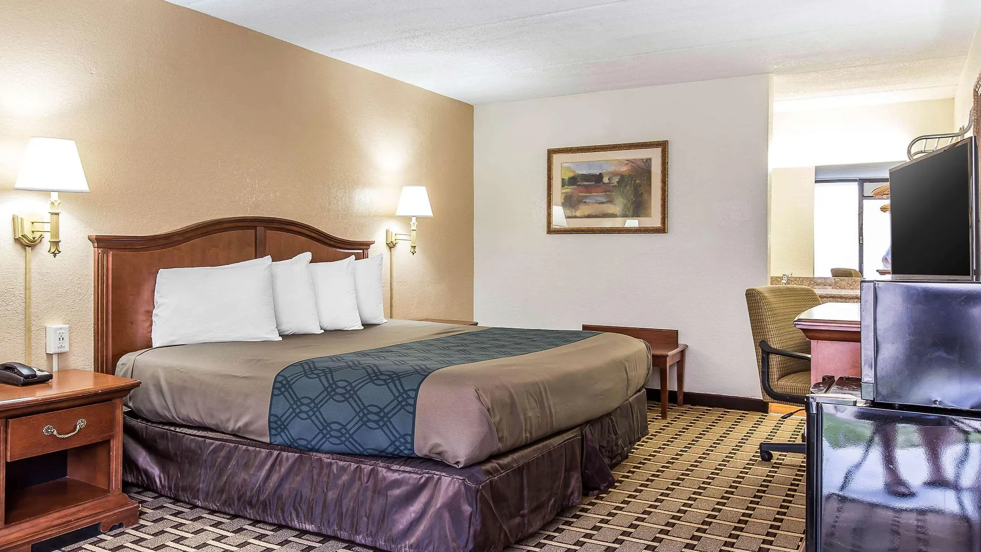 Econo Midtown 2*