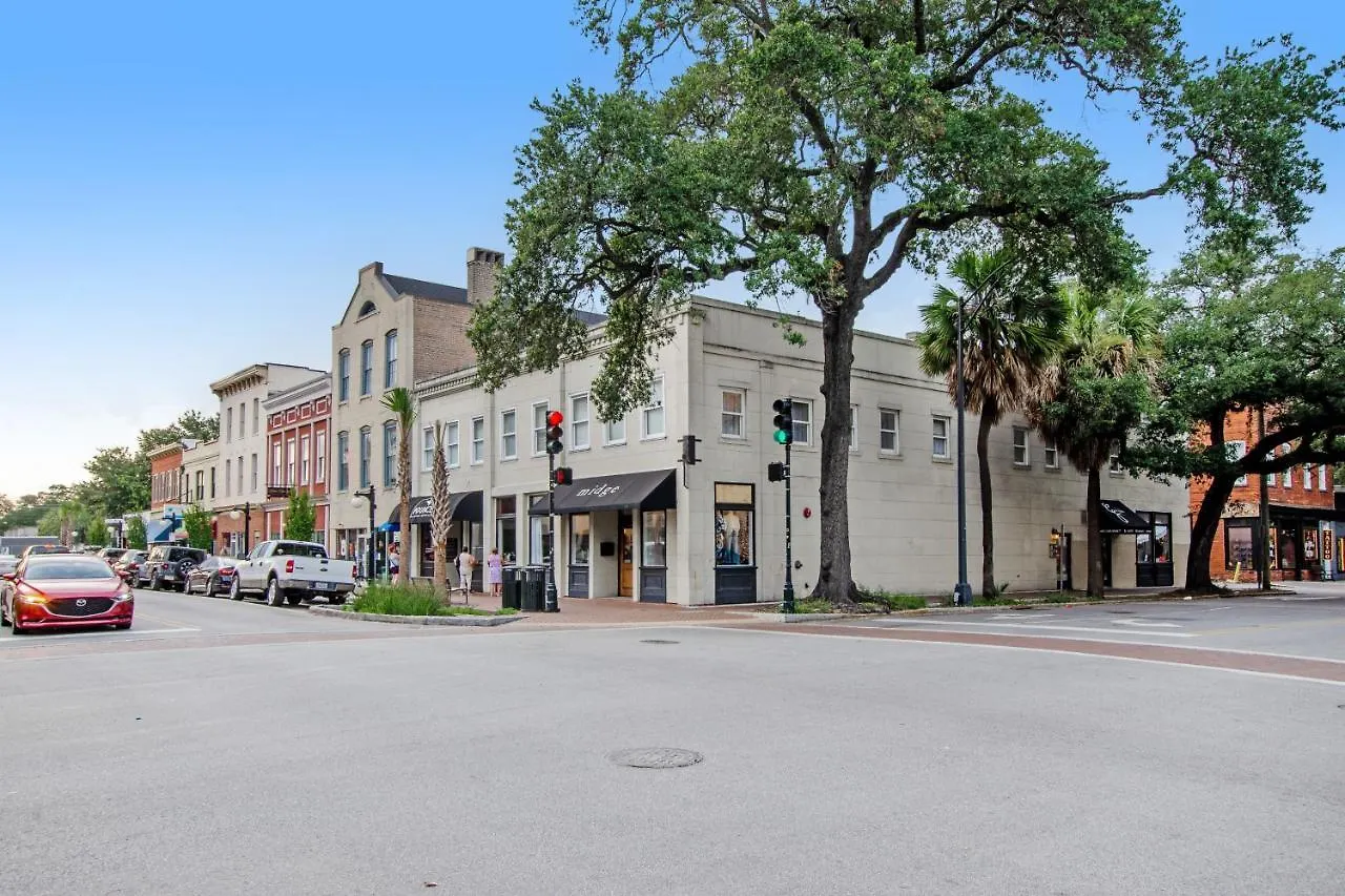 Historic Market - Loft Off Broughton Too * Savannah