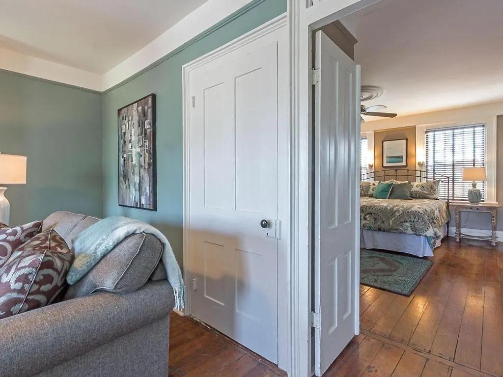 Southern Belle Skyline Apartment