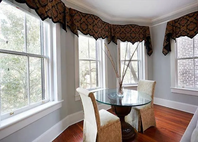The Chippewa On Savannah's Famous Jones Street Apartamento
