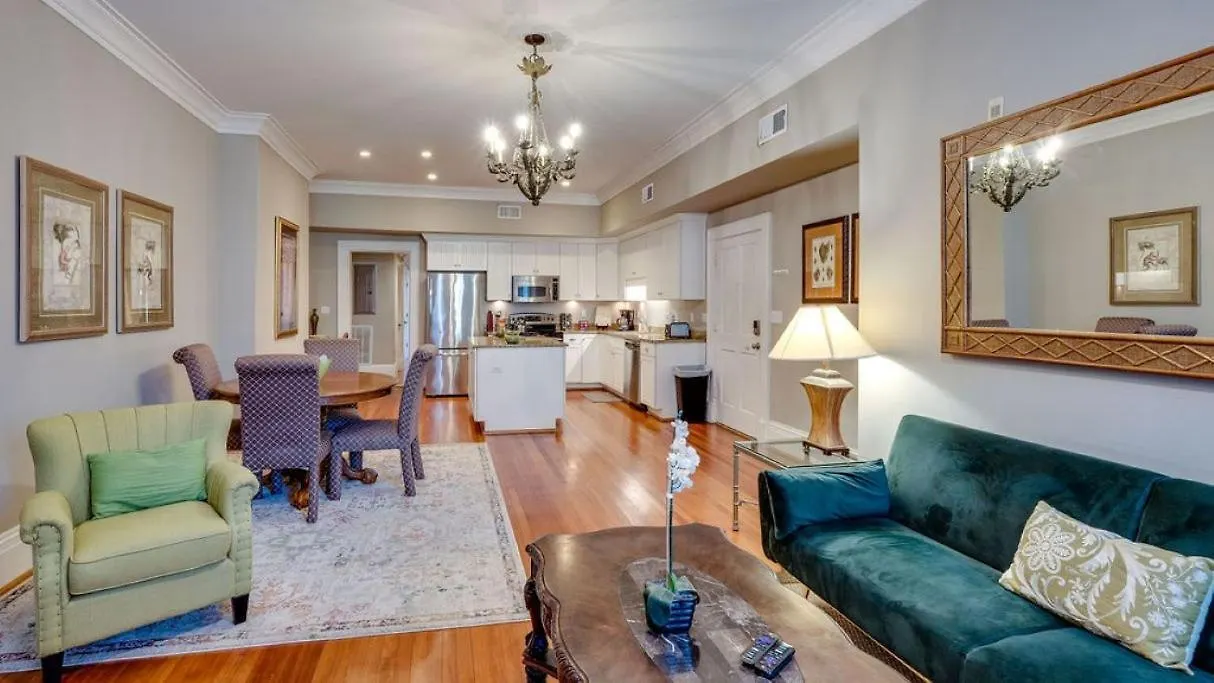 Apartment 201 York #3 - Homey Downtown 2 Bedroom Steps From The River