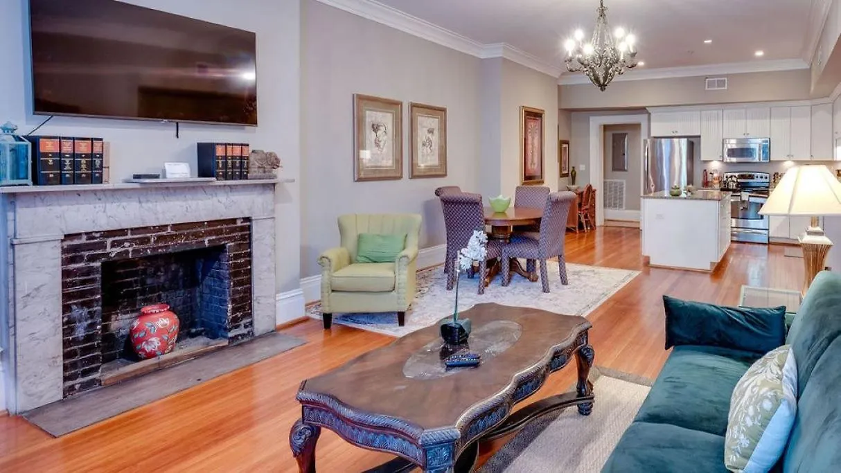 201 York #3 - Homey Downtown 2 Bedroom Steps From The River *