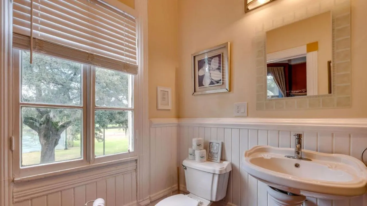 B&B Forsyth Park 2 Bedroom Beauty