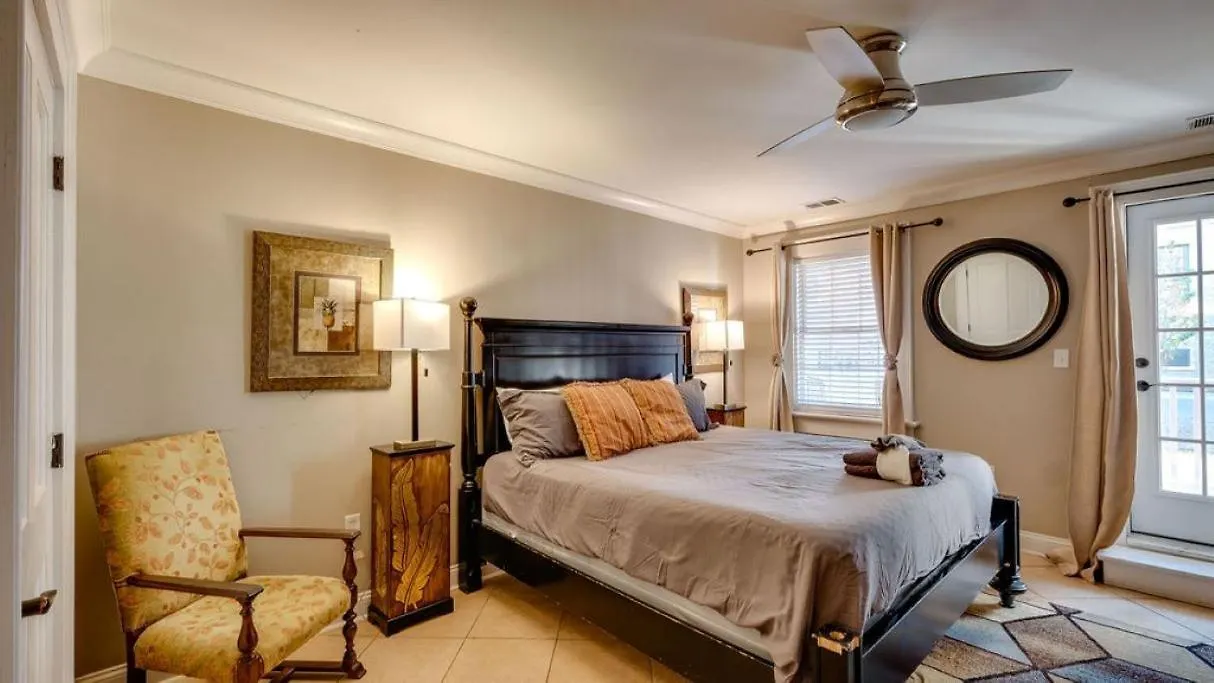4 Bedroom Beauty Steps From The River *