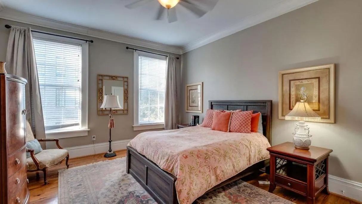 201 York #3 - Homey Downtown 2 Bedroom Steps From The River Apartment