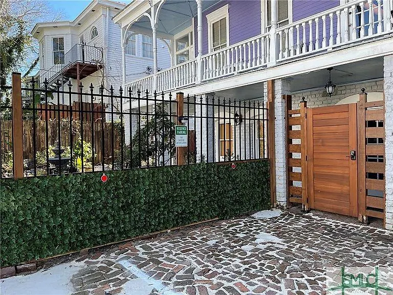 Bed & Breakfast Amethyst Garden 4*