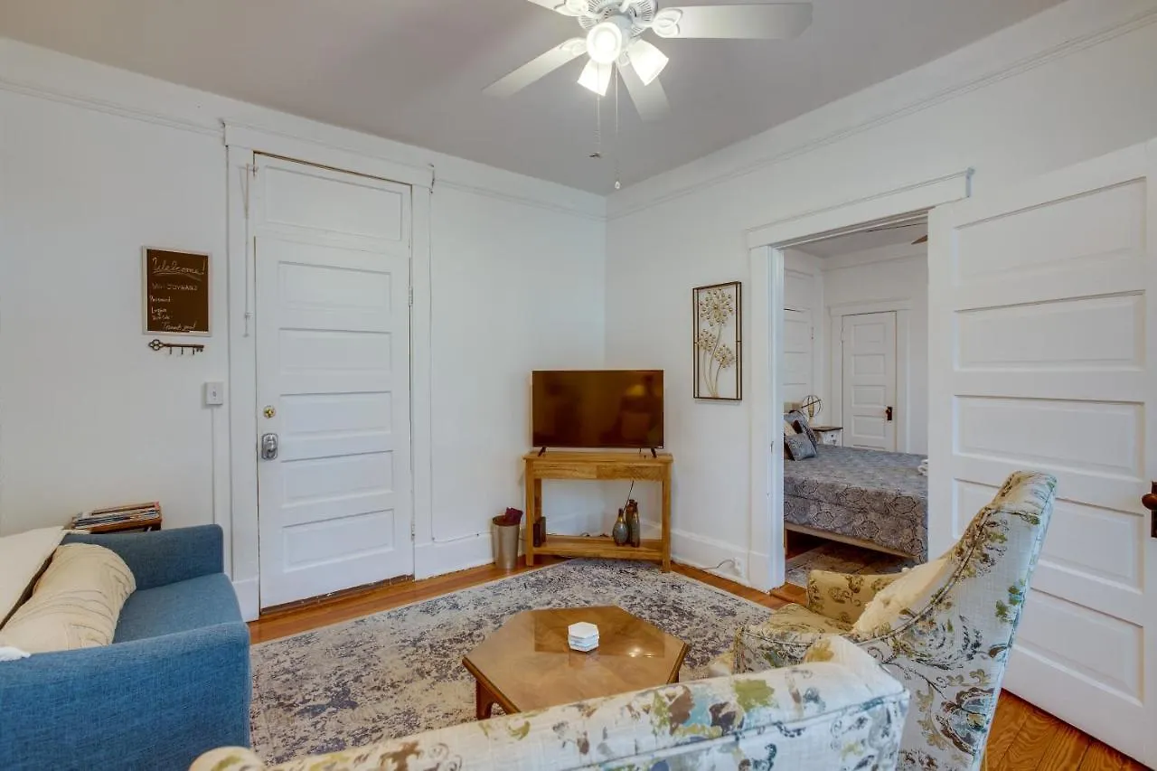 Walkable Escape In Historic District! *