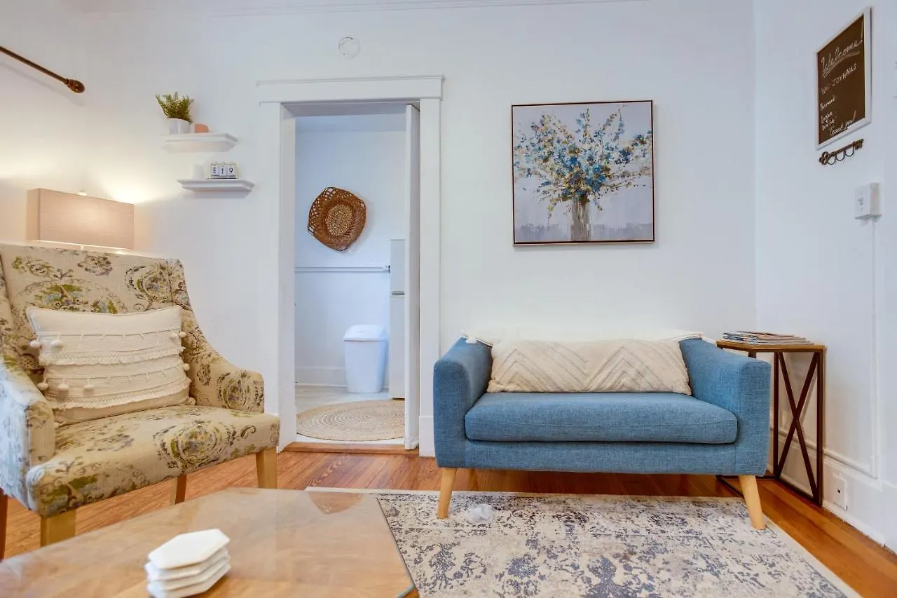 Walkable Escape In Historic District! *
