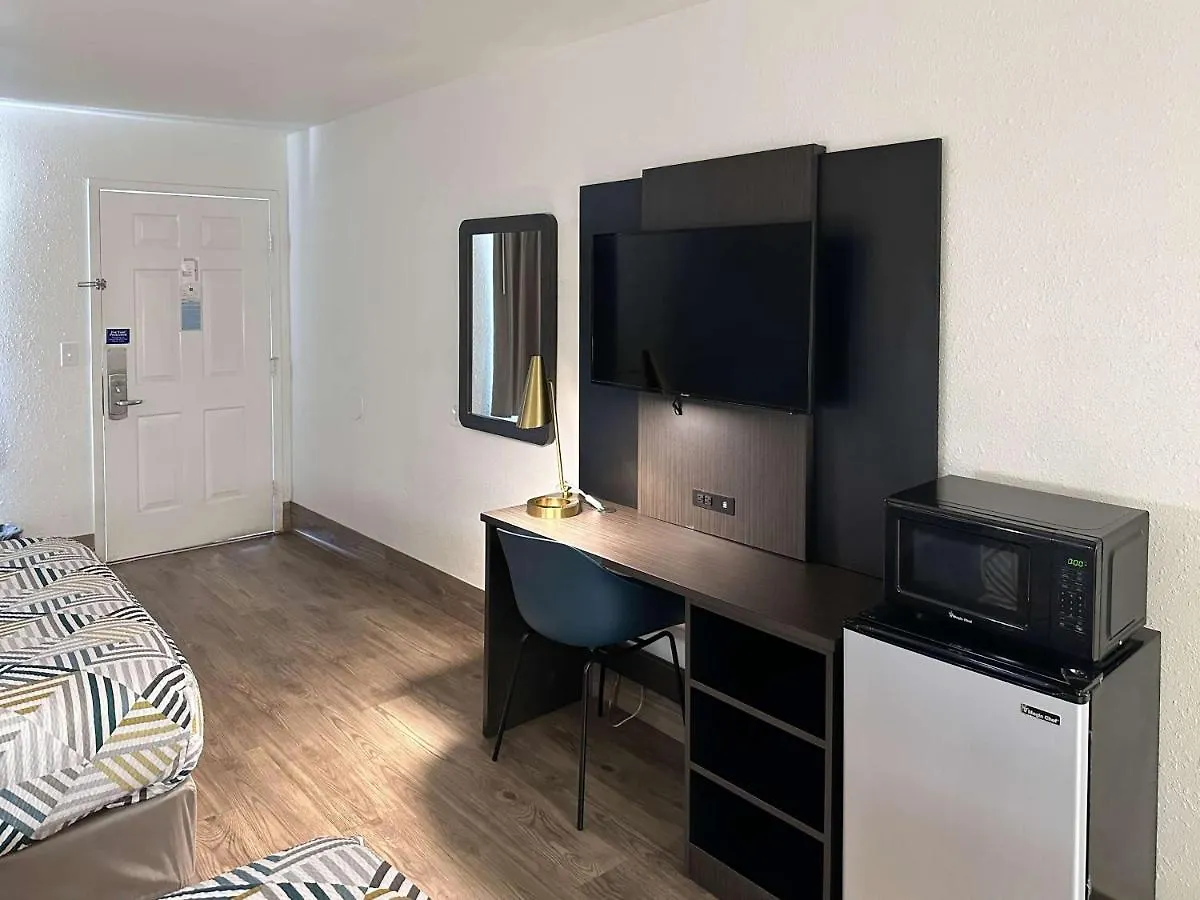 6-pooler, Ga - Savannah Airport Hotel 2*