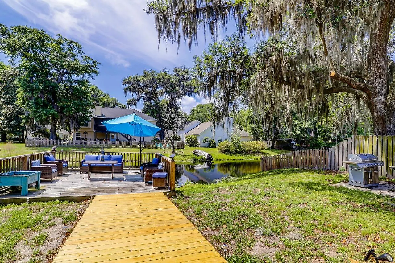 Island Oasis Unit B Apartment Savannah