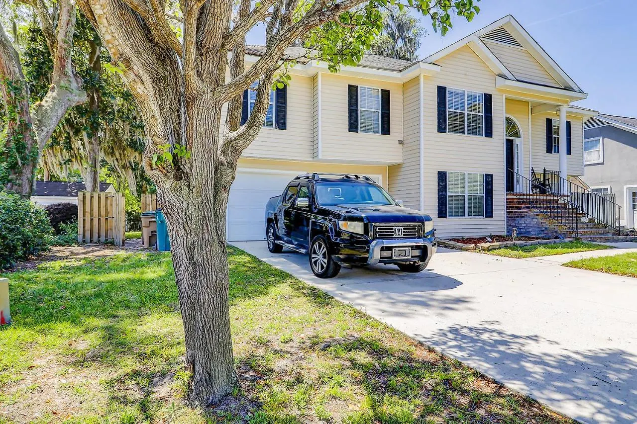 Island Oasis Unit B Apartment Savannah