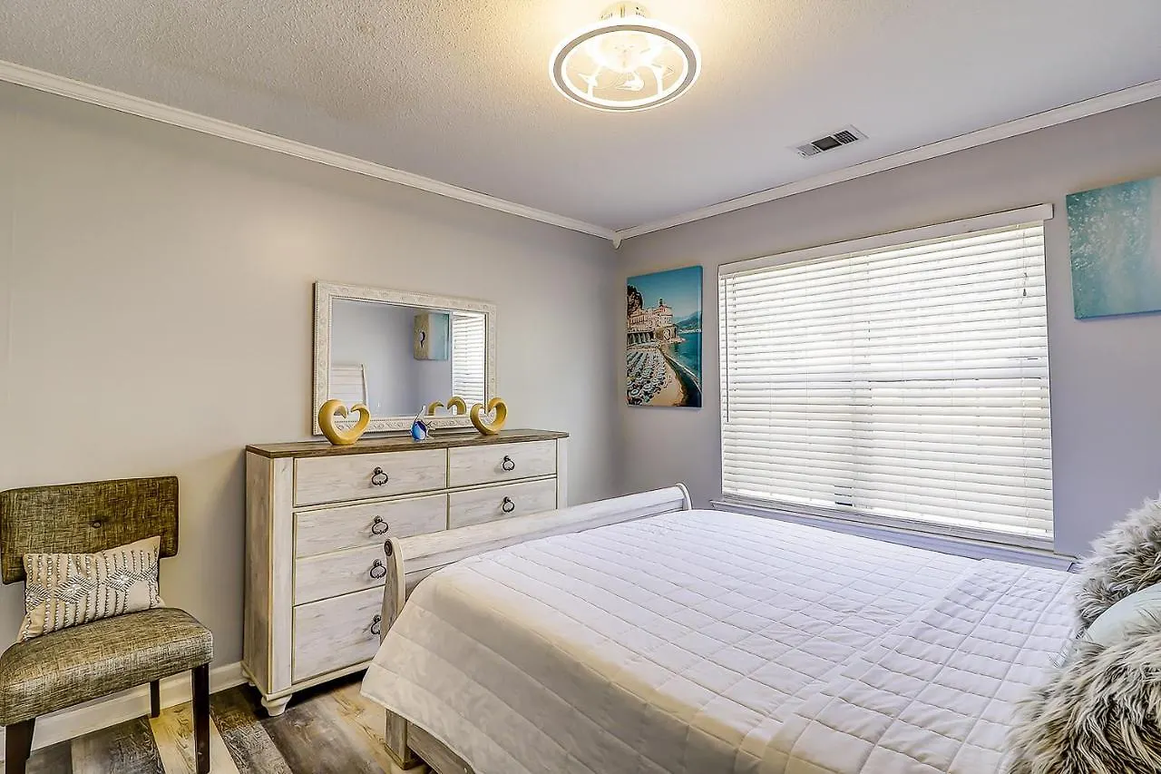 Island Oasis Unit B