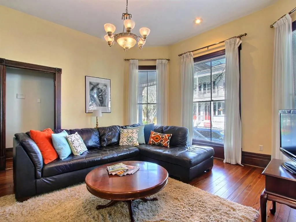Big Blue House - Near Forsyth Park - Lower Unit Dom wakacyjny *