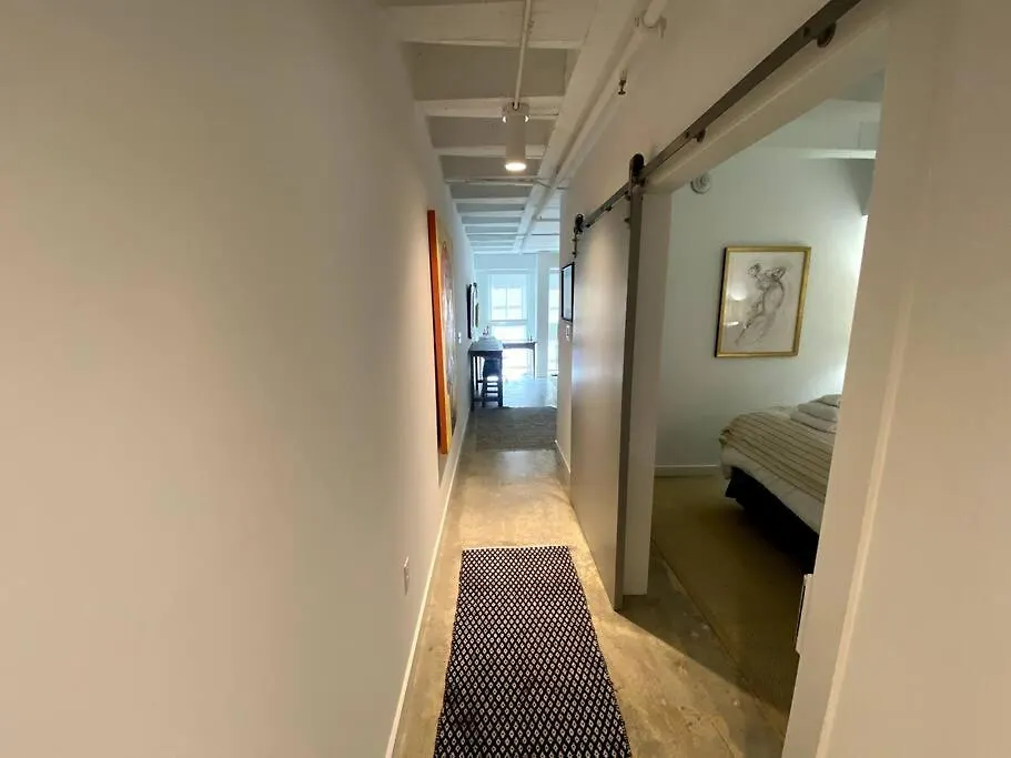 Apartment State Street Retreat
