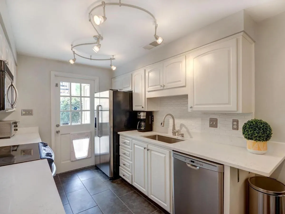Broughton Deco Savannah