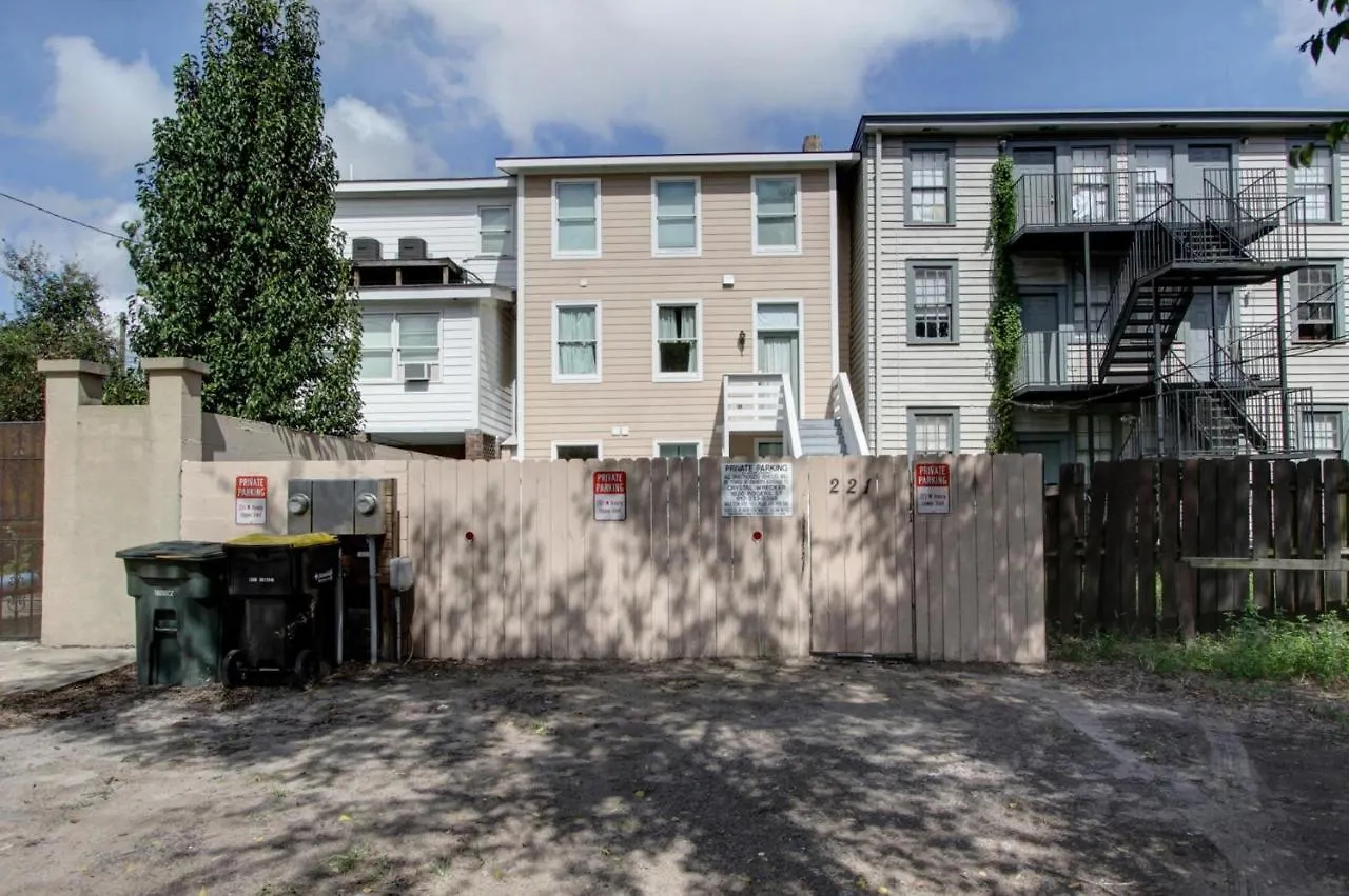 Appartement Change Of Place Garden Level Savannah