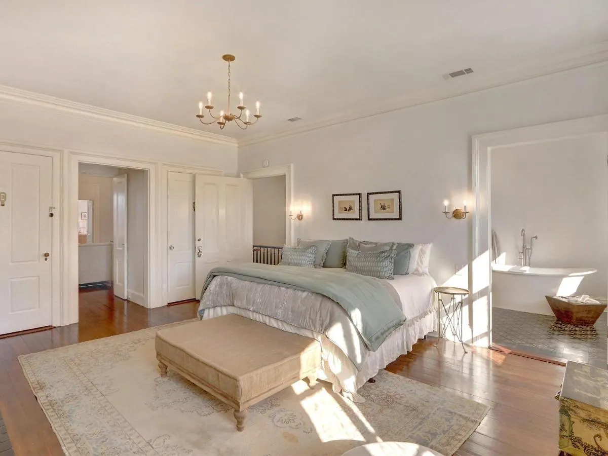Elsewhere On Madison Square Main Holiday home