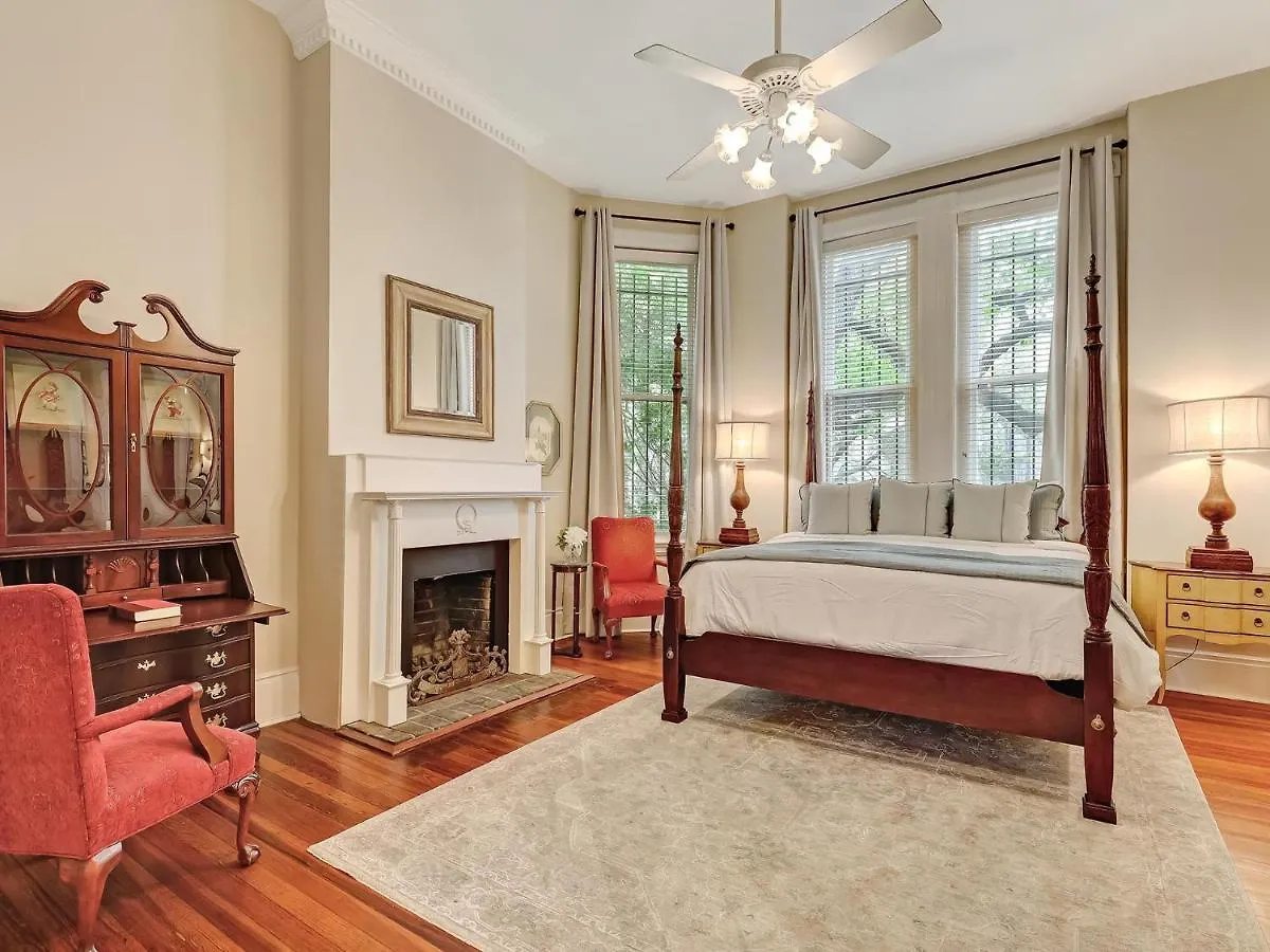 Holiday home Parlor On Lafayette