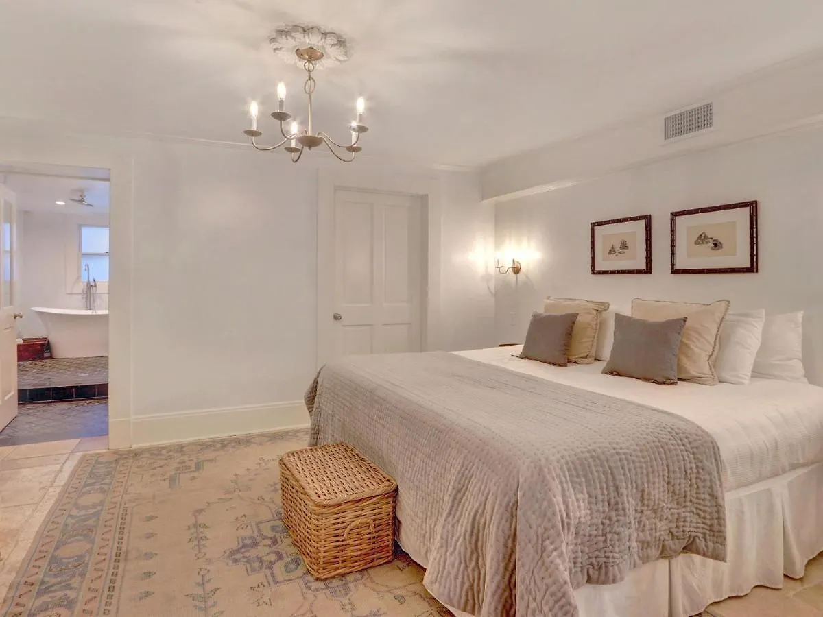 Elsewhere On Madison Square Manor *